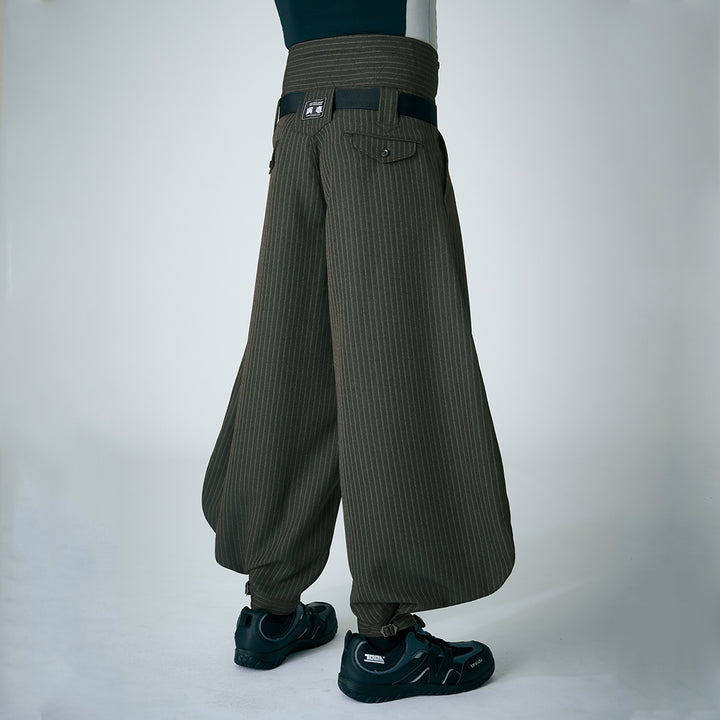 Rouge Nikka G pants with pinstripe detail