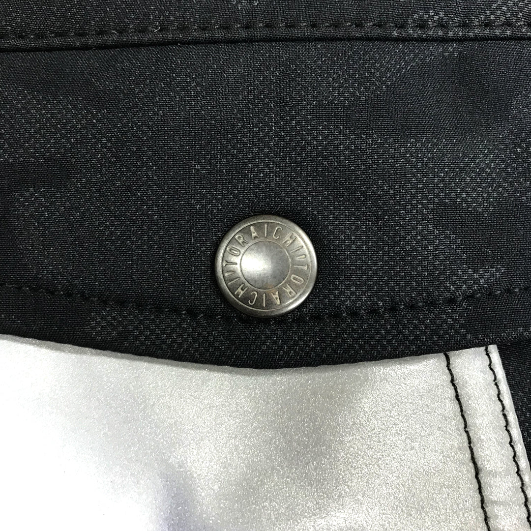 Reflective material and sleeve stitching detail of Toraichi 9520-750 jacket