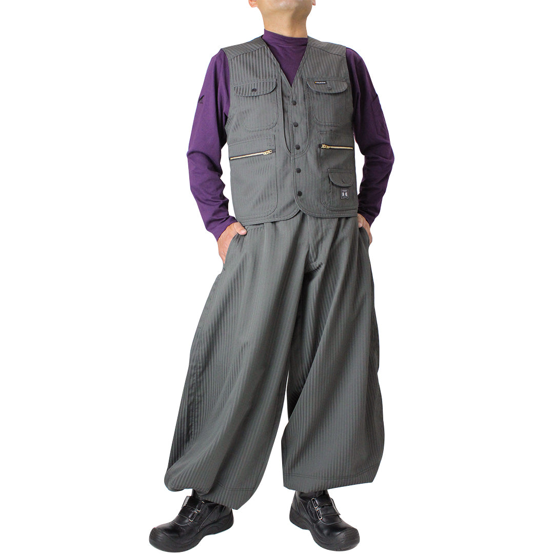 Front view of Toraichi tobi vest in grey Japanese workwear style paired with matching pants
