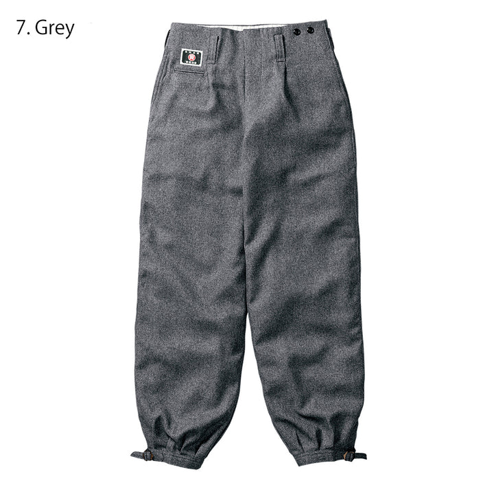 Button closure on Toraichi 8050-414 Grey Long Nikka trousers