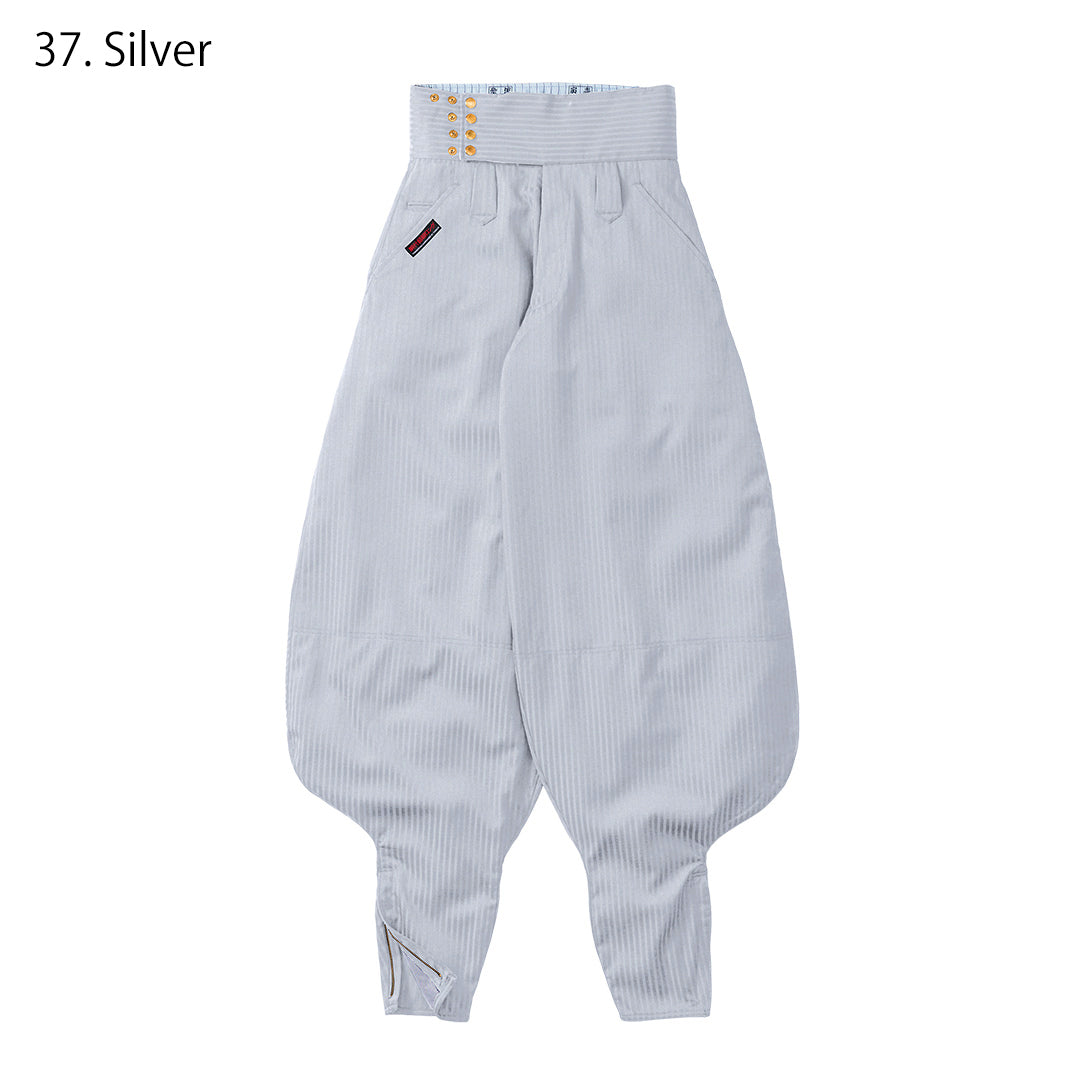 Work pants with wide cut and tapered hem