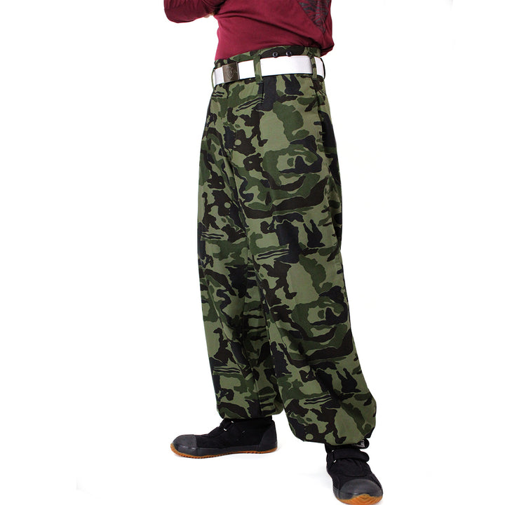 Front pleats and silhouette of navy Toraichi long nikka trousers