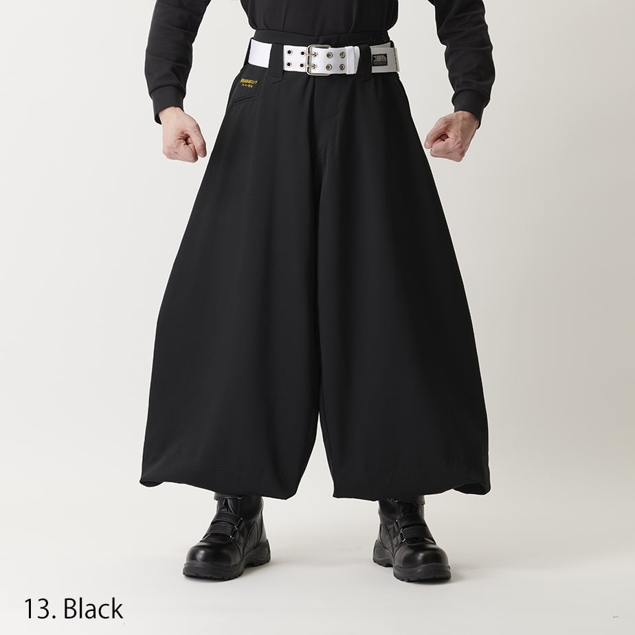 Stylish super-long Hachibu pants by Toraichi