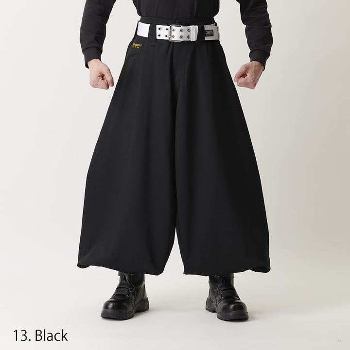 Stylish super-long Hachibu pants by Toraichi