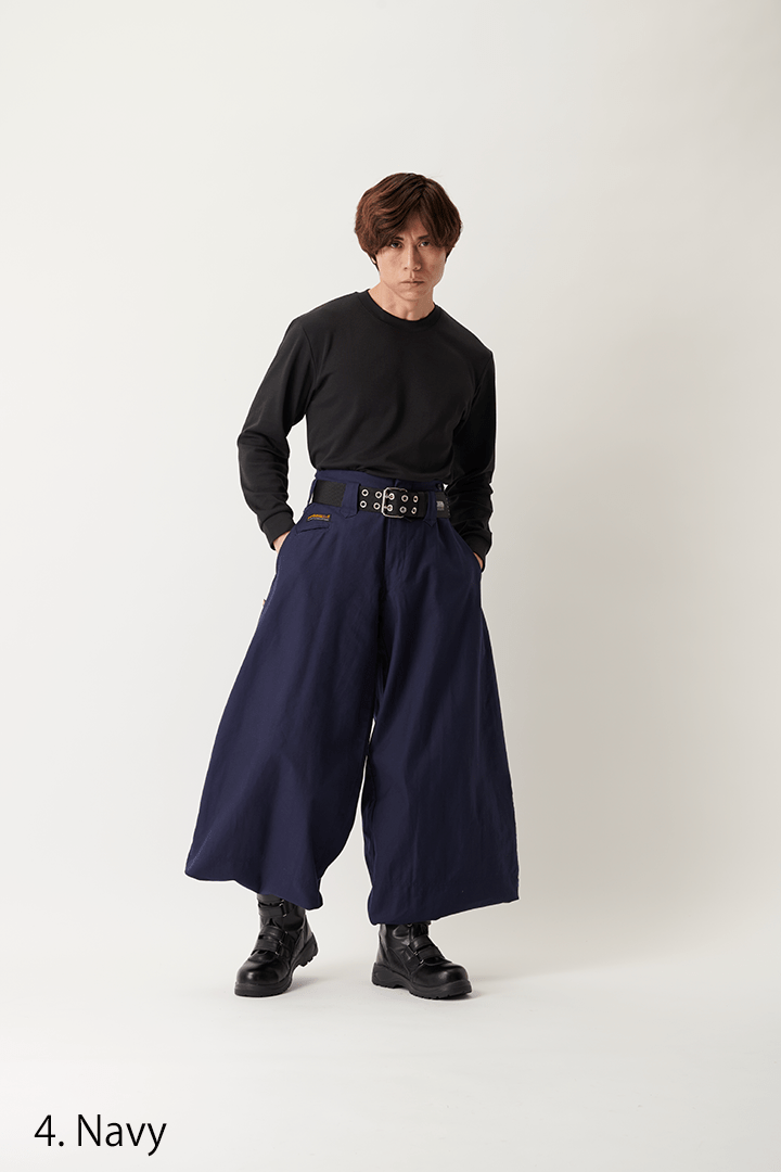 Classic navy Toraichi tobi pants wide silhouette