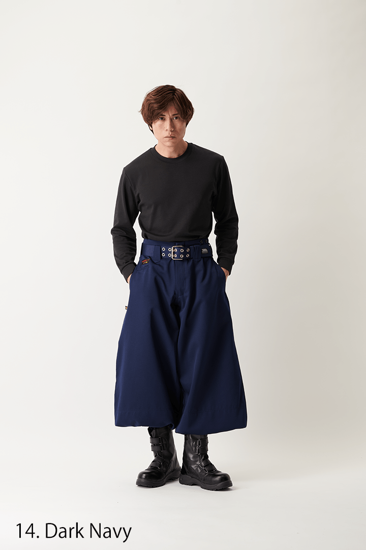 Toraichi 2530-418 extra-wide nikka pants styled for streetwear fashion