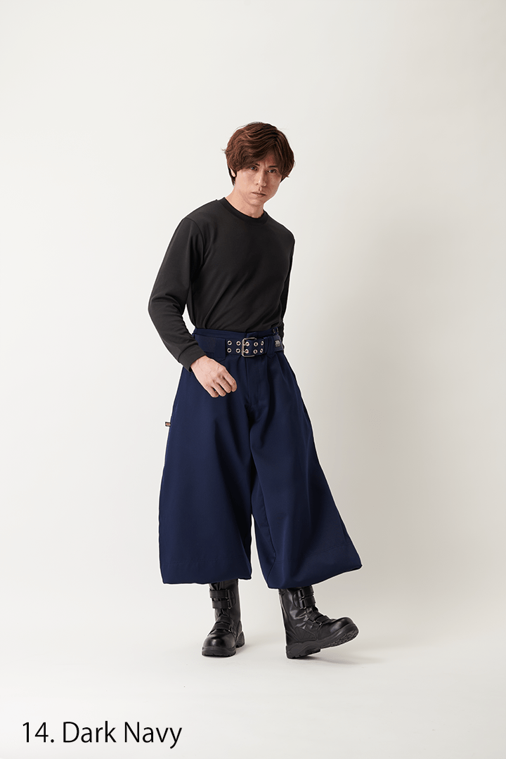 Japanese tobi pants Toraichi 2530-418 with powerful loose silhouette