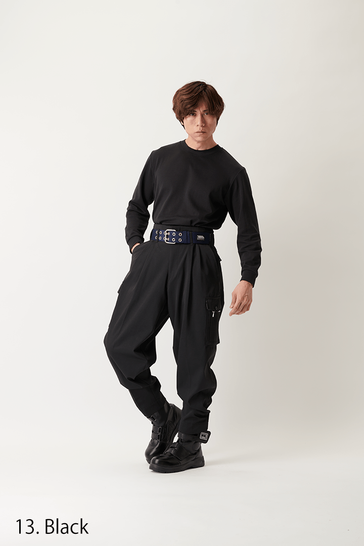 Streetwear-inspired black tobi pants with cargo details and wide-leg silhouette