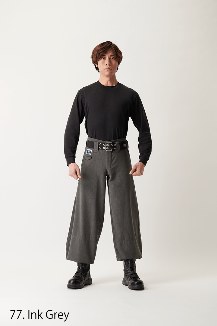 Toraichi tobi pants fabric texture close-up grey