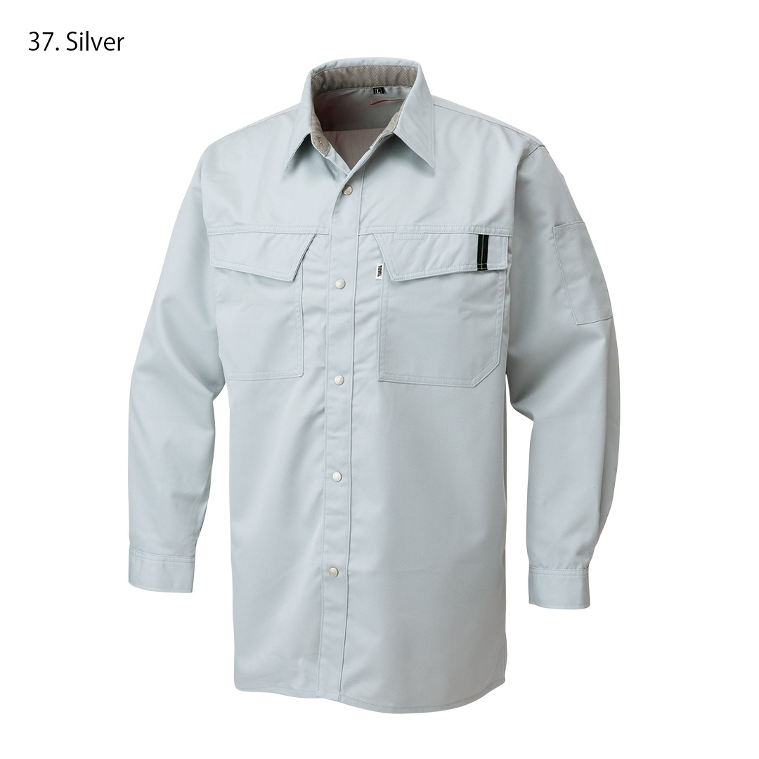 Detail shot of sleeve pocket and contrast stitching on Toraichi tobi shirt