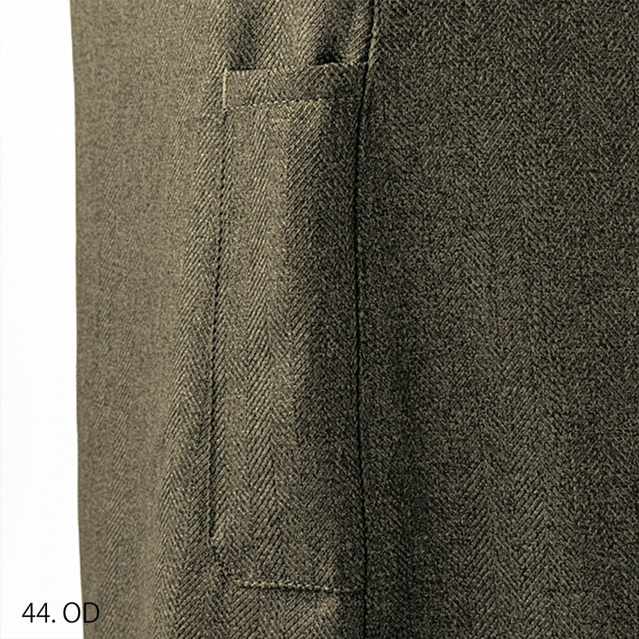 Close-up of waist detail on Toraichi slim hachibu workwear pants