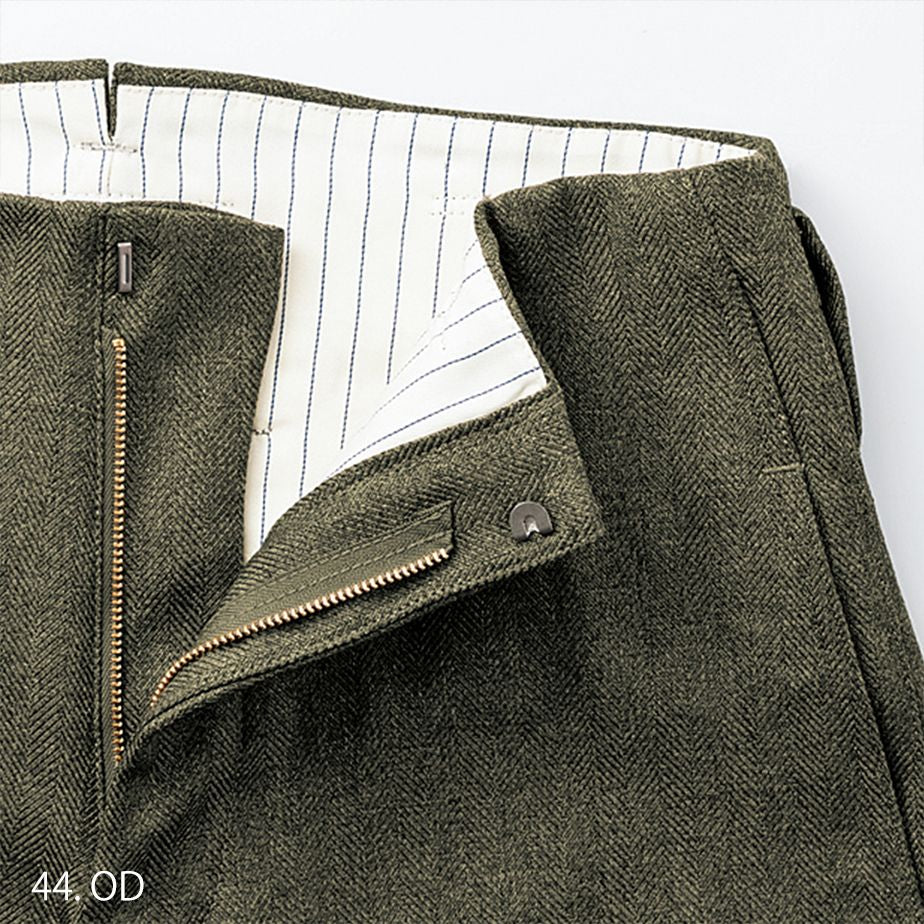Toraichi slim super long hachibu trousers paired with work boots