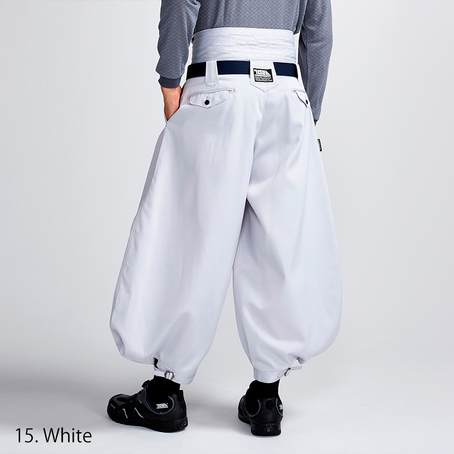 Toraichi tobi pants pleated front design white