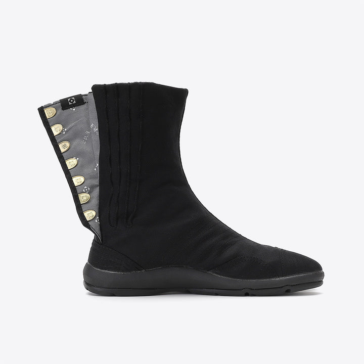 Rear view showing metal clasp fasteners on black Tabi Shoes