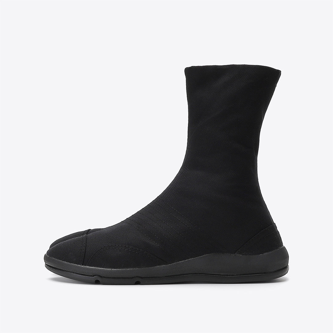 Black Tabi Shoes with durable rubber sole and canvas upper