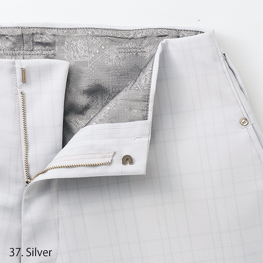 Traditional Japanese workwear pants with grid texture