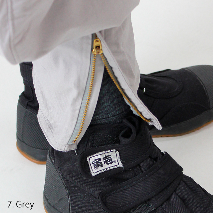 Toraichi 1016-410 Beige hachibu tobi pants from Japan streetwear style
