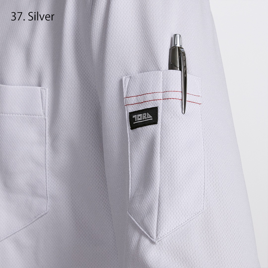 Sleeve logo tag close-up on Toraichi 5959-654 Japanese workwear shirt