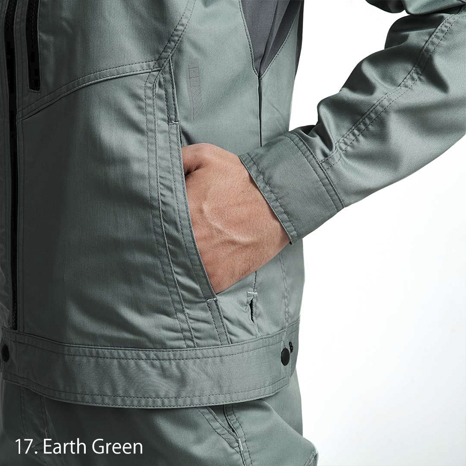 Toraichi 2131-124 Japanese workwear jacket displayed on hanger, showing fabric quality and finish