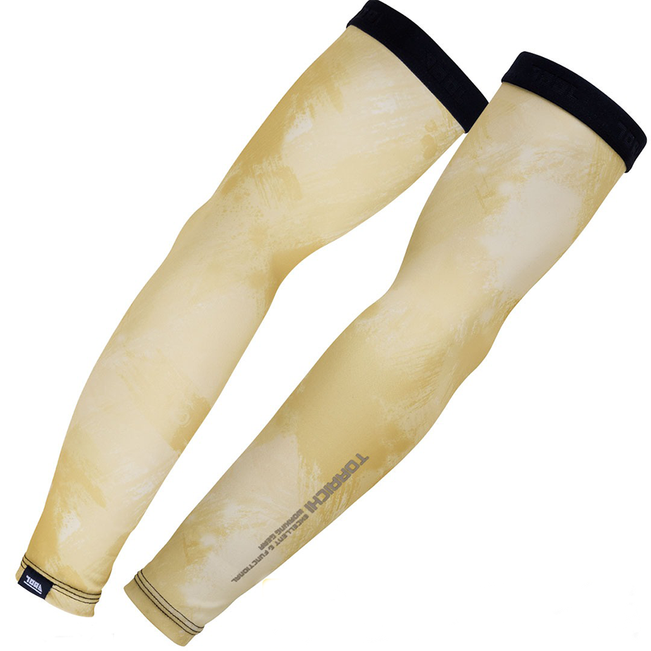 The Toraichi Japanese workwear 5987-947 arm covers in beige showing lightweight compression fabric with UV protection and reflective logo print.