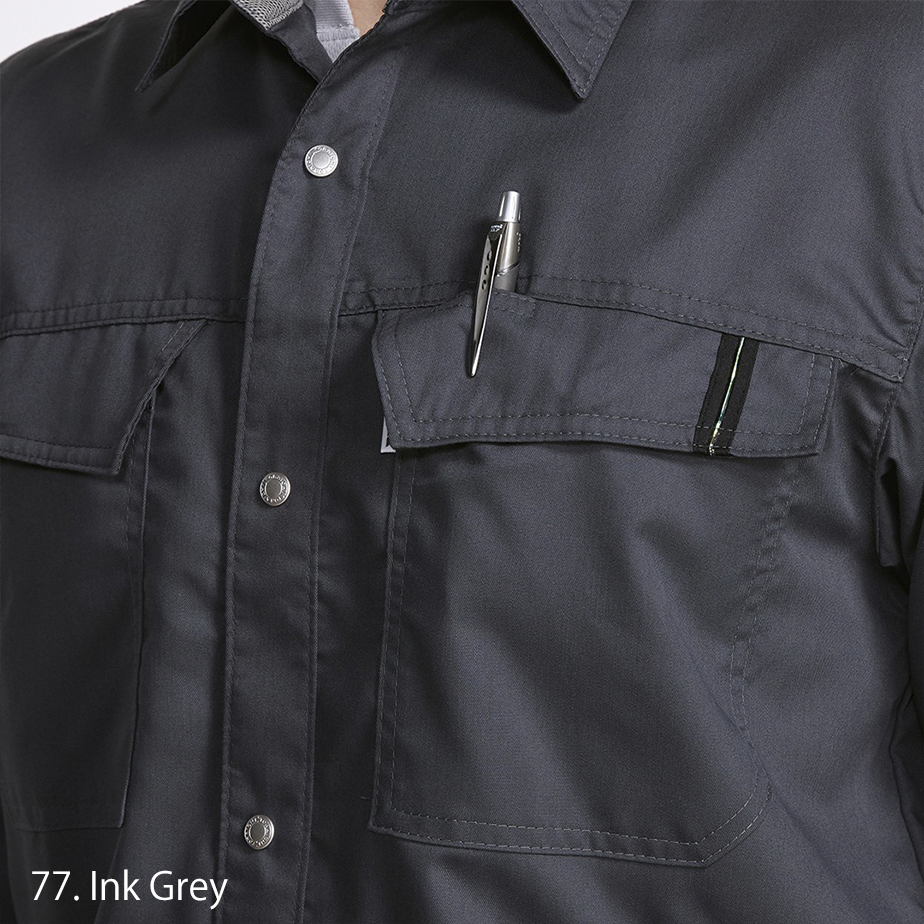 Model back view showing shoulder seam structure on Toraichi 2151-125 shirt