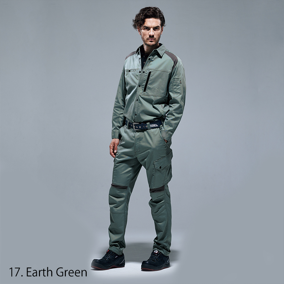 Front view of the Toraichi Japanese workwear trousers highlighting the dual cargo pockets and durable tobi workwear construction.