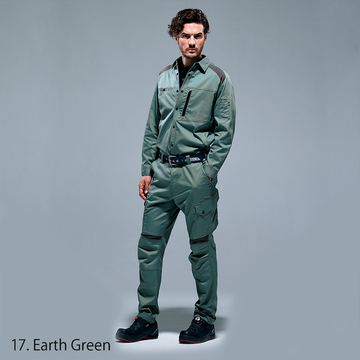 Front view of the Toraichi Japanese workwear trousers highlighting the dual cargo pockets and durable tobi workwear construction.