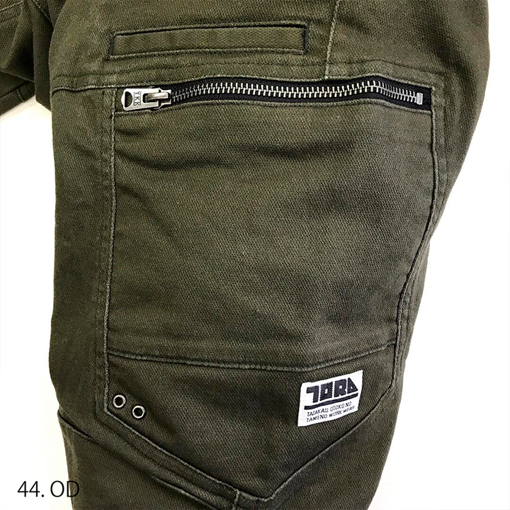 Utility pocket with metal rivet and Toraichi logo patch for authenticity