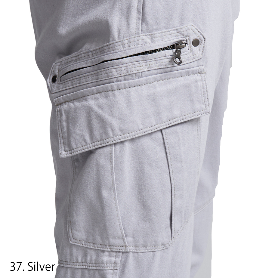 Detailed view of the Toraichi cargo pocket zipper and flap with strong stitch lines for work-ready durability.