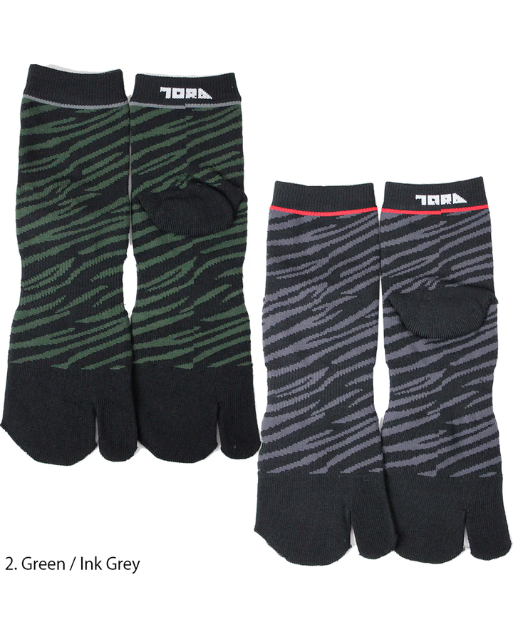 0111-909 Tiger Stripe Tabi Split Toe Socks (8 Pairs)